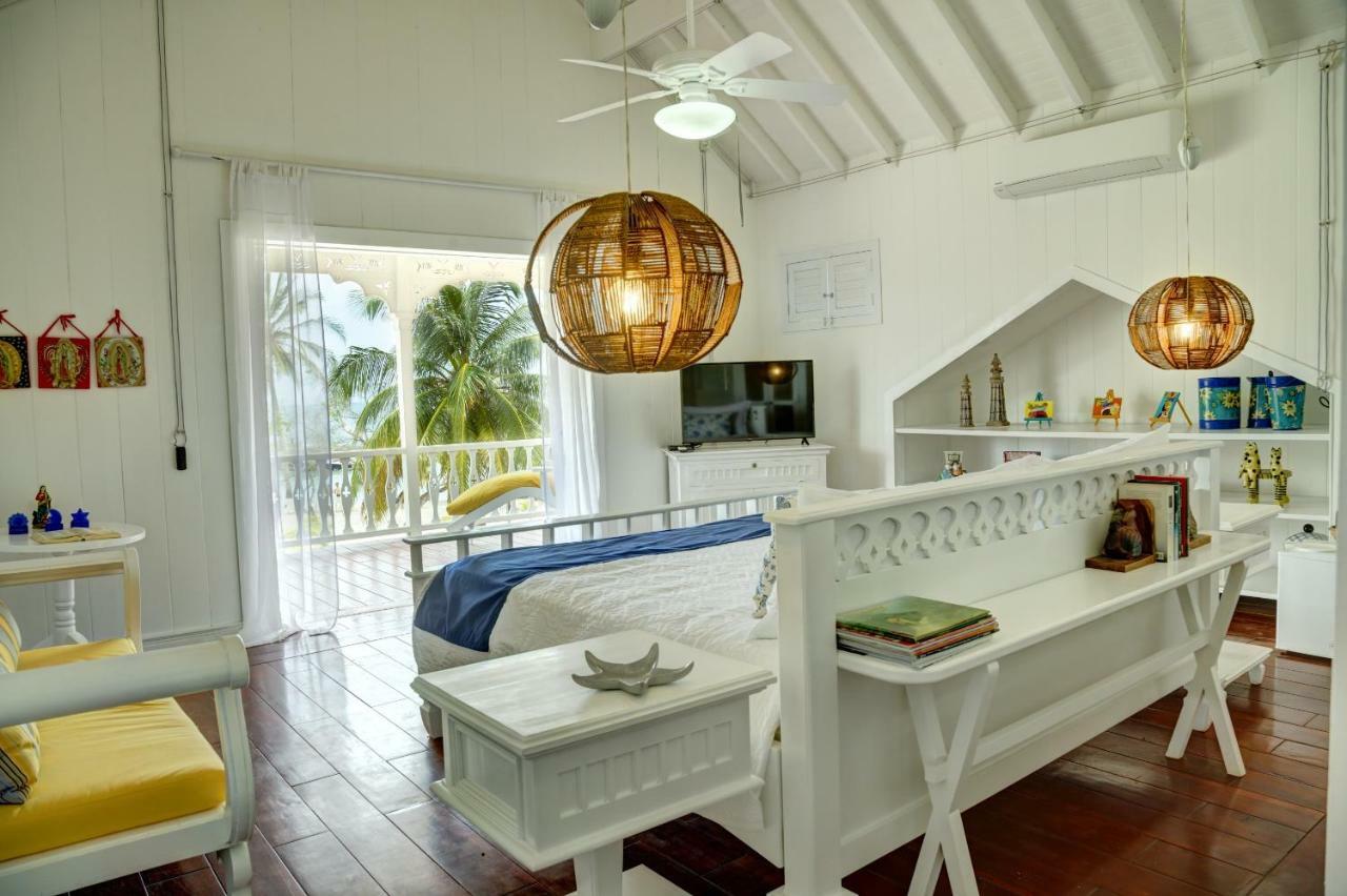 Hotel Agua Azul Beach Resort Hatillo Экстерьер фото